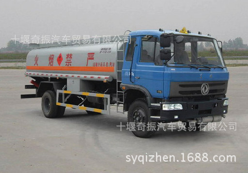 5運(yùn)油車_副本