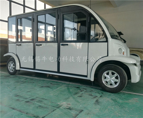 6座封閉式電動(dòng)觀光車.jpg